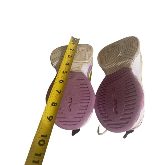 Women's Nike Zoom Bella 6 Shoes Sneakers [DR5720-600] Size 6 - Picture 14 of 16